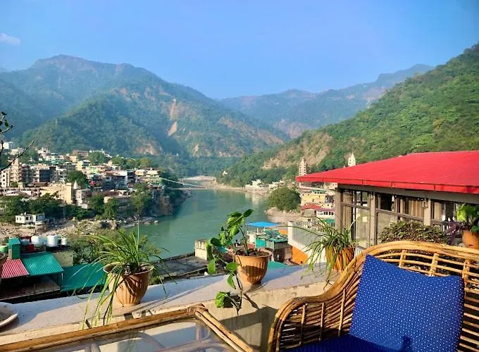 Skyard Rishikesh Laxman JhulaHostel